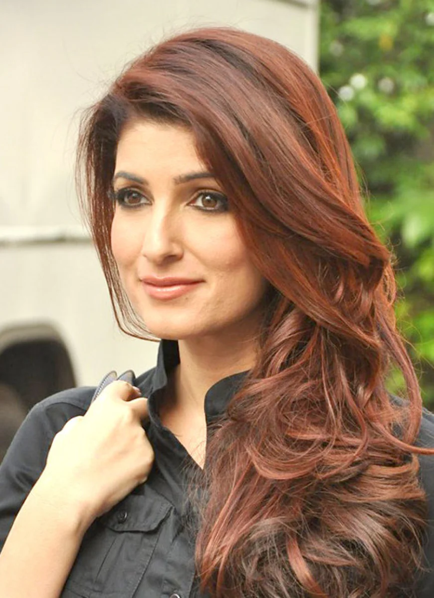 Twinkle Khanna Net Worth, Relationships, Age/Birthdate & Birthday Facts
