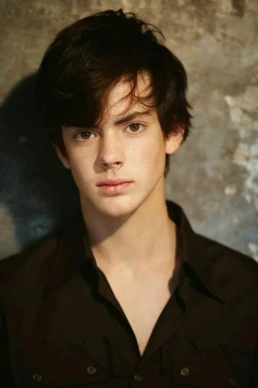 Skandar Keynes Net Worth, Relationships, Age/Birthdate & Birthday Facts