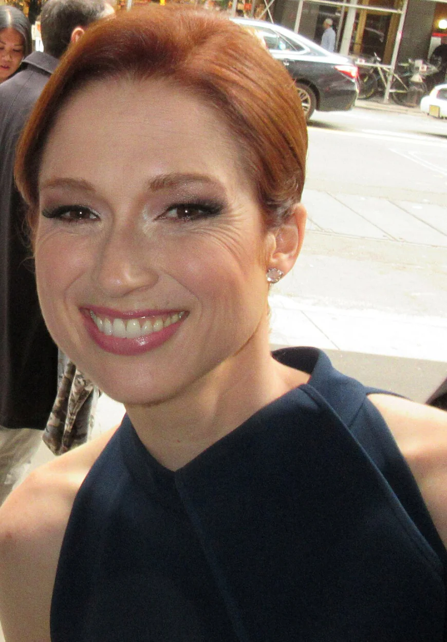 Ellie Kemper Net Worth, Relationships, Age/Birthdate & Birthday Facts