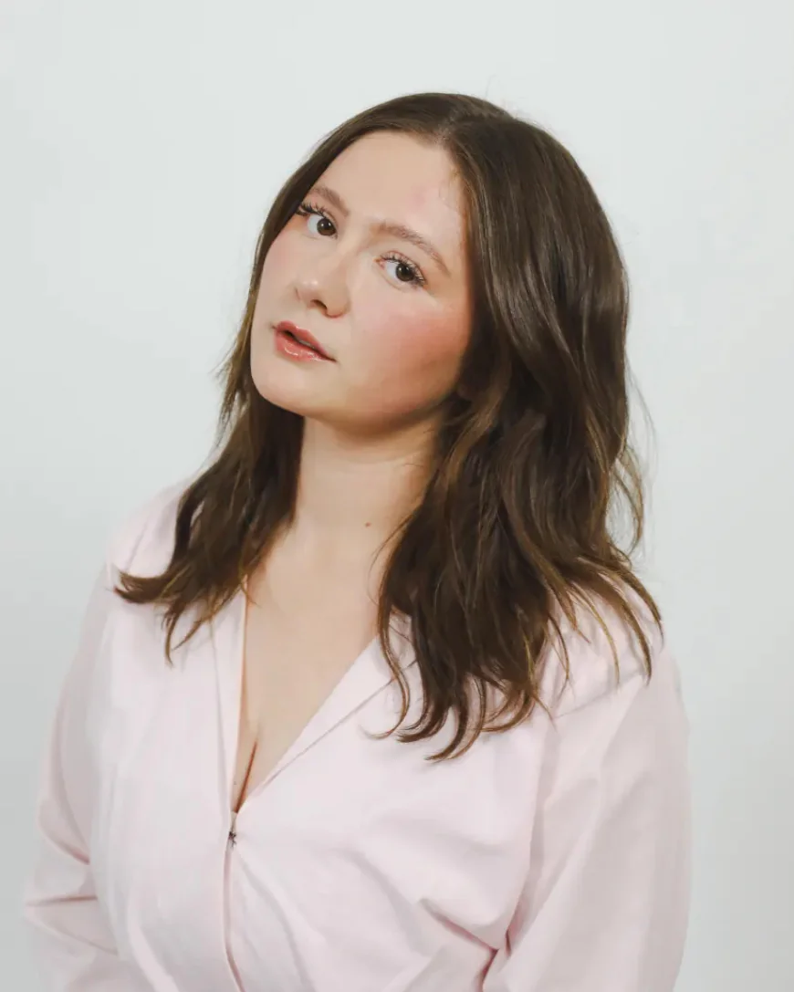 Emma Kenney Net Worth, Relationships, Age/Birthdate & Birthday Facts