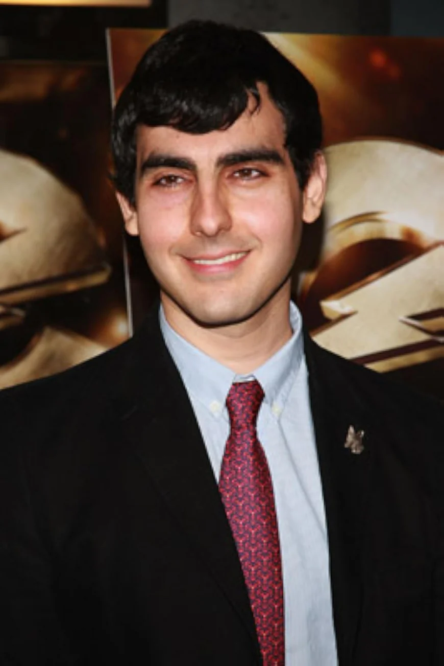 Gil Kenan Net Worth, Relationships, Age/Birthdate & Birthday Facts