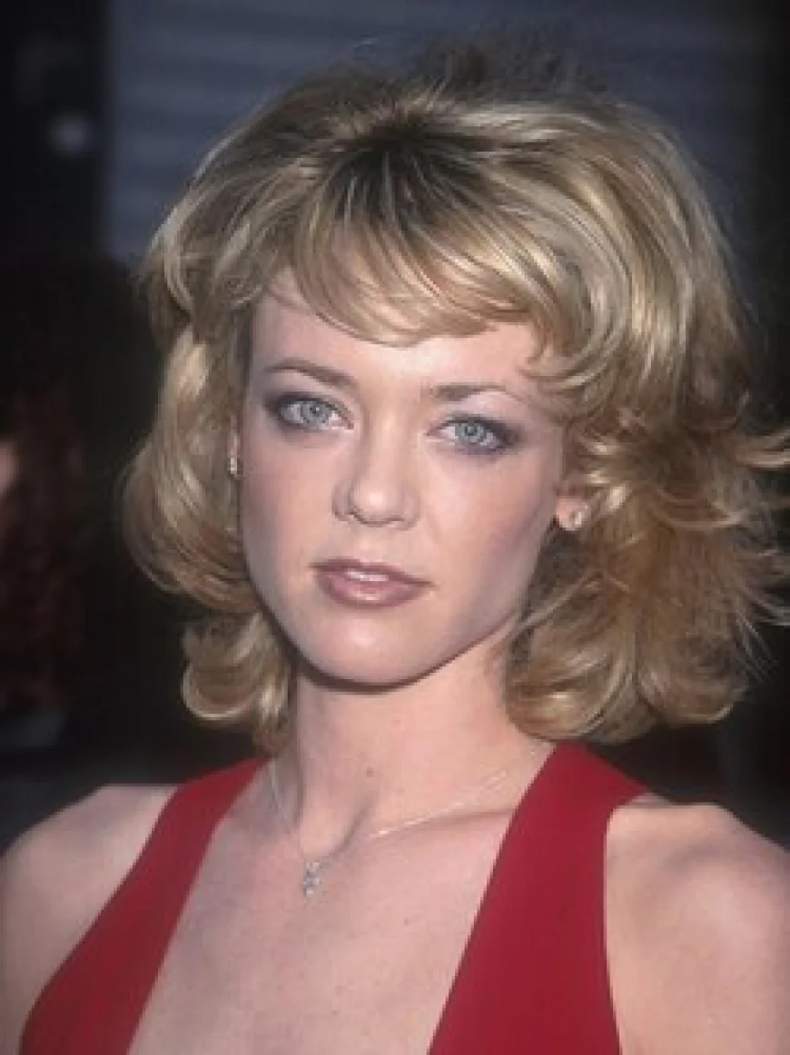 Lisa Robin Kelly Net Worth, Relationships, Age/Birthdate & Birthday Facts