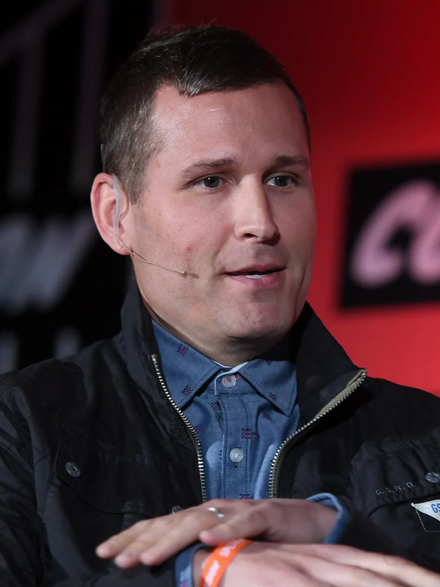 Kaskade Net Worth, Relationships, Age/Birthdate & Birthday Facts