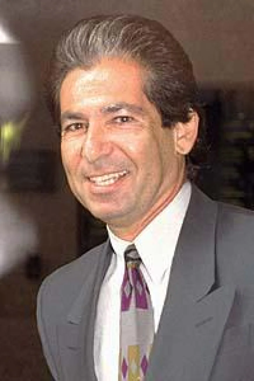 Robert Kardashian Net Worth, Relationships, Age/Birthdate & Birthday Facts