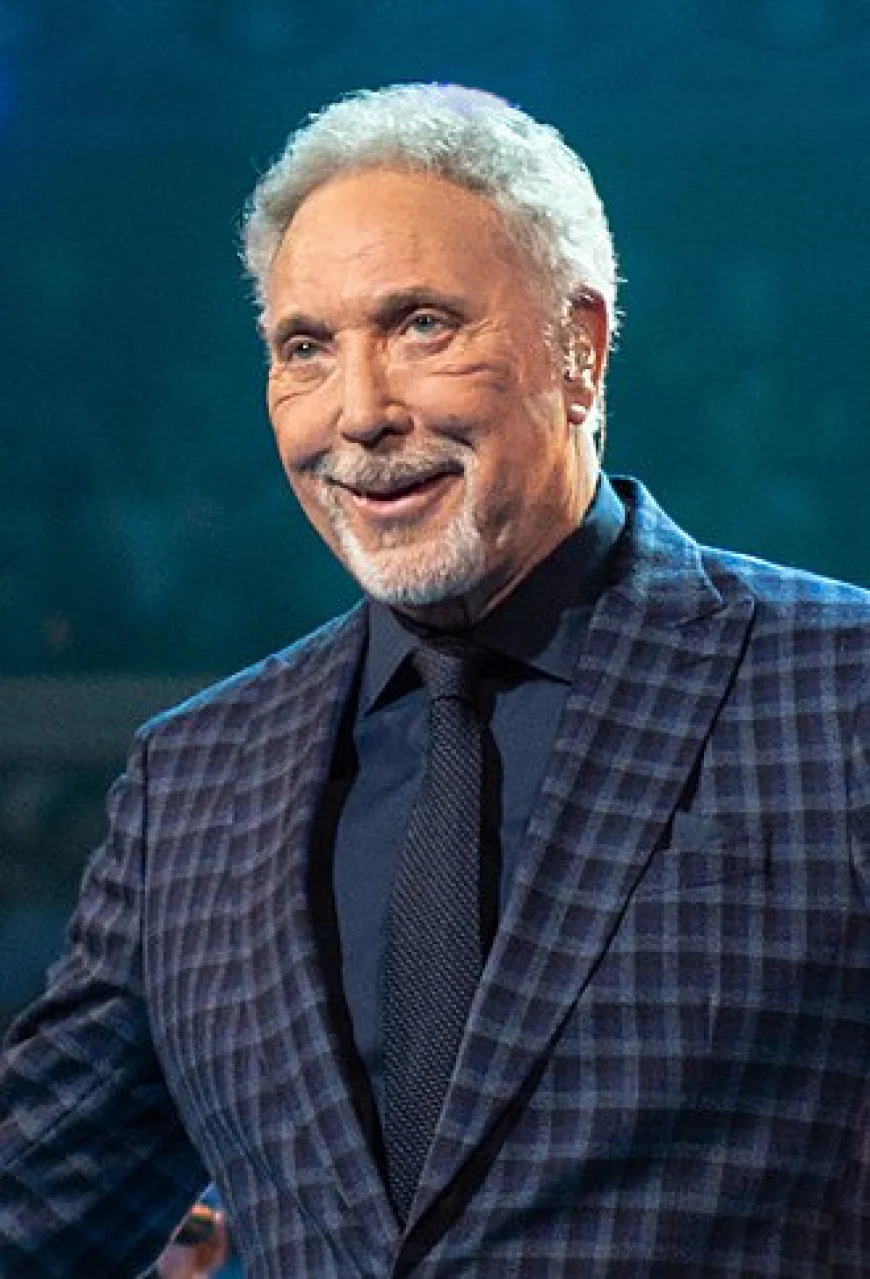 Tom Jones Net Worth, Relationships, Age/Birthdate & Birthday Facts