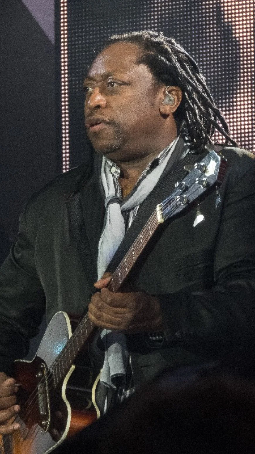 Darryl Jones Net Worth, Relationships, Age/Birthdate & Birthday Facts
