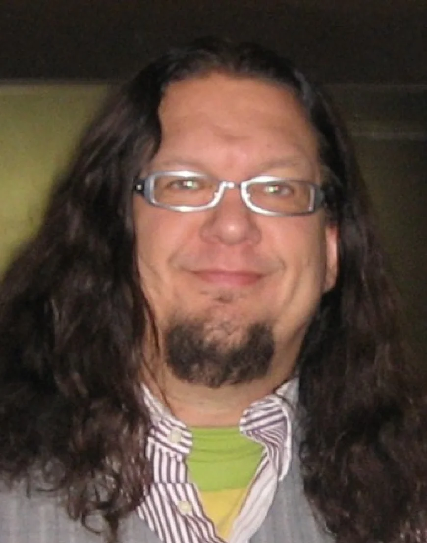 Penn Jillette Net Worth, Relationships, Age/Birthdate & Birthday Facts