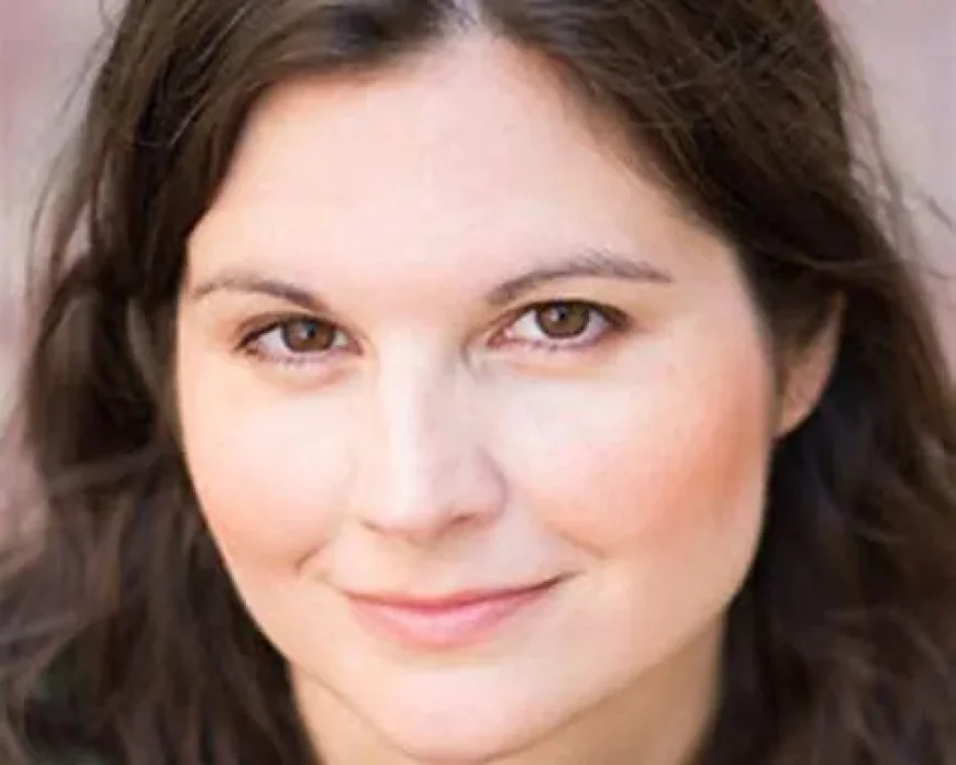 Lisa Jakub Net Worth, Relationships, Age/Birthdate & Birthday Facts