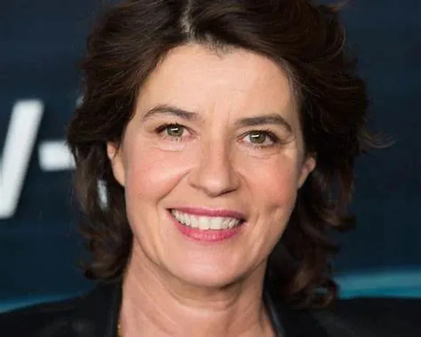 Irène Jacob Net Worth, Relationships, Age/Birthdate & Birthday Facts