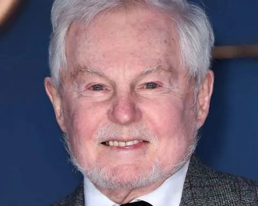 Derek Jacobi Net Worth, Relationships, Age/Birthdate & Birthday Facts