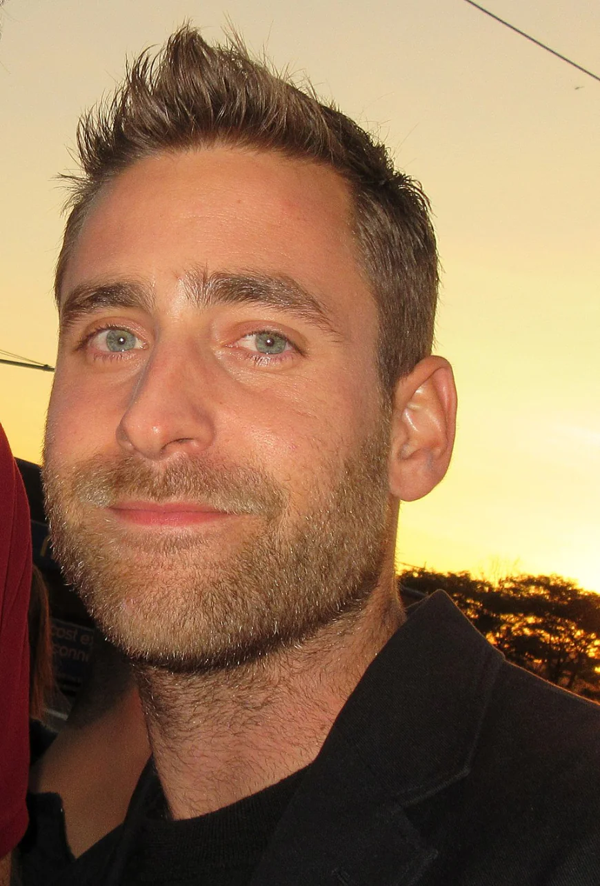Oliver Jackson-Cohen Net Worth, Relationships, Age/Birthdate & Birthday Facts
