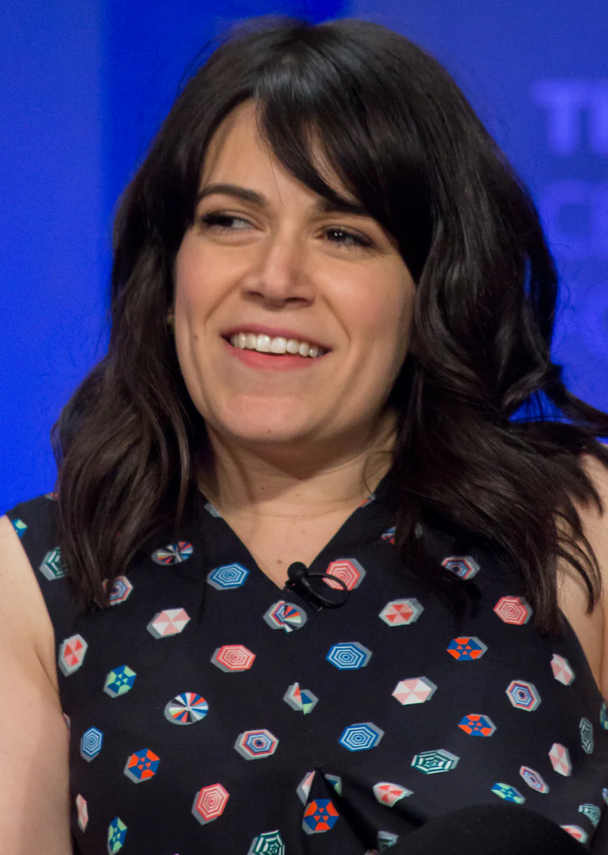 Abbi Jacobson Net Worth, Relationships, Age/Birthdate & Birthday Facts