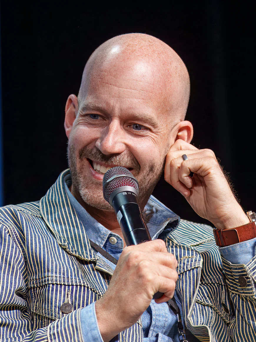 Bret Iwan Net Worth, Relationships, Age/Birthdate & Birthday Facts