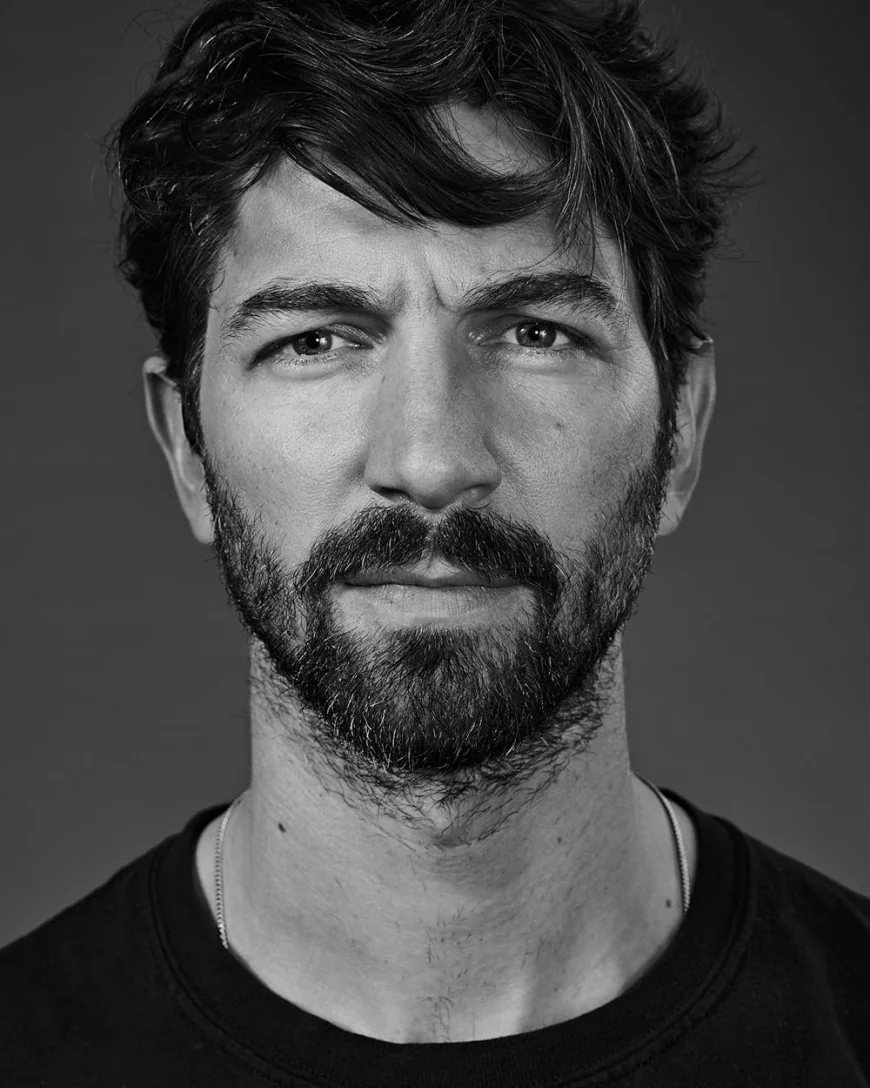 Michiel Huisman Net Worth, Relationships, Age/Birthdate & Birthday Facts