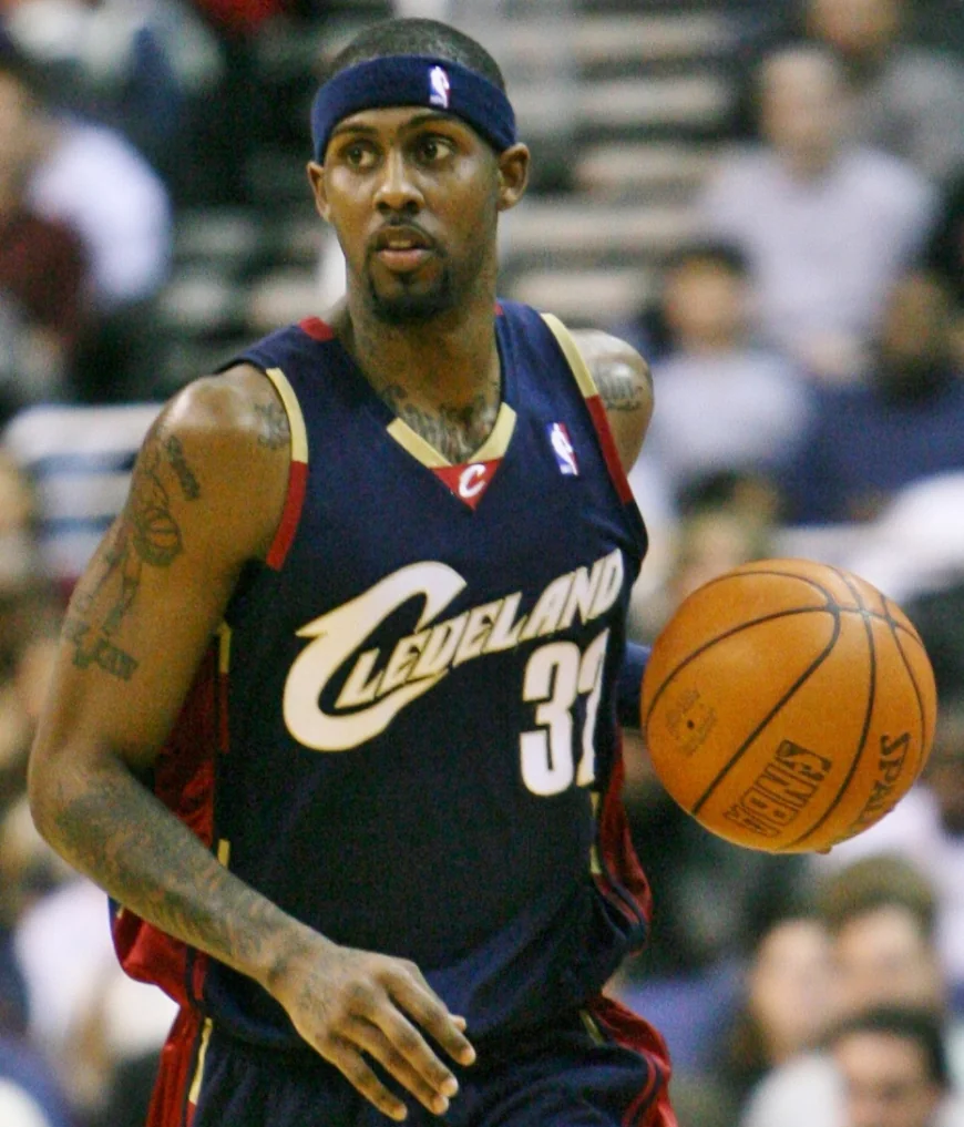 Larry Hughes Net Worth, Relationships, Age/Birthdate & Birthday Facts