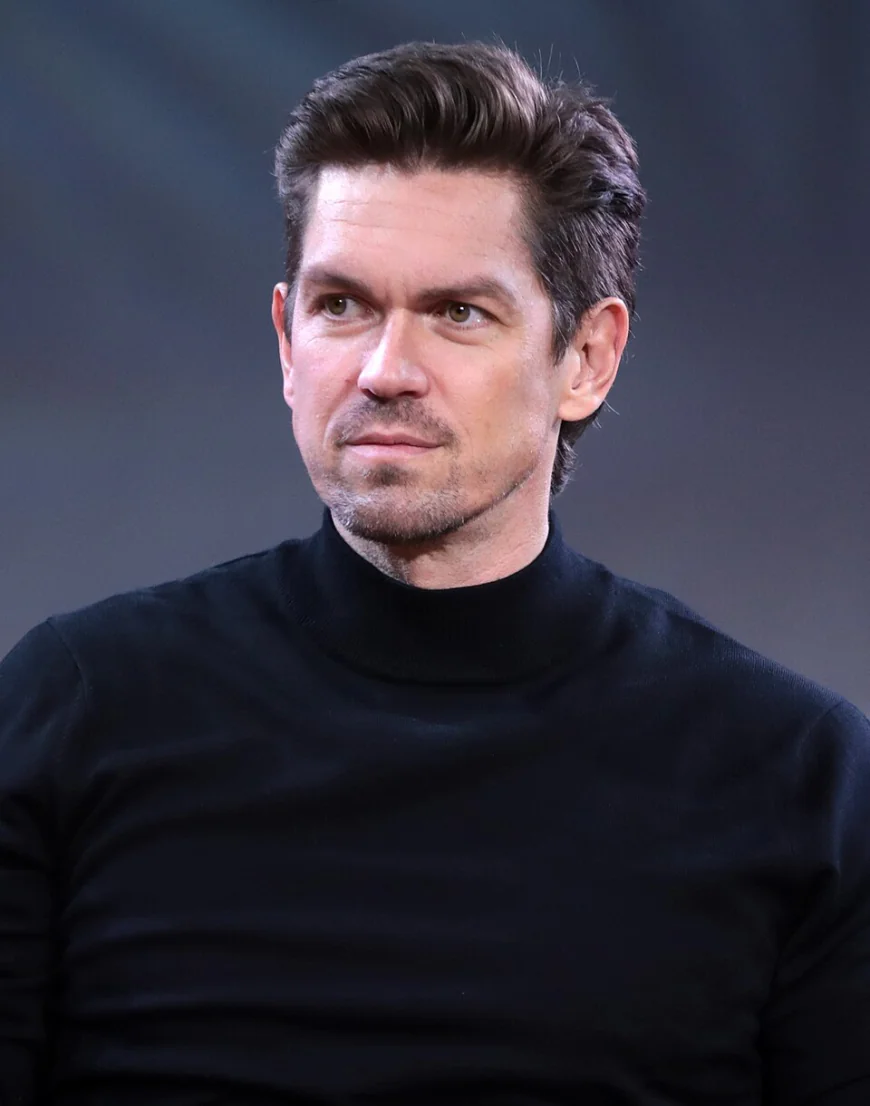 Steve Howey Net Worth, Relationships, Age/Birthdate & Birthday Facts