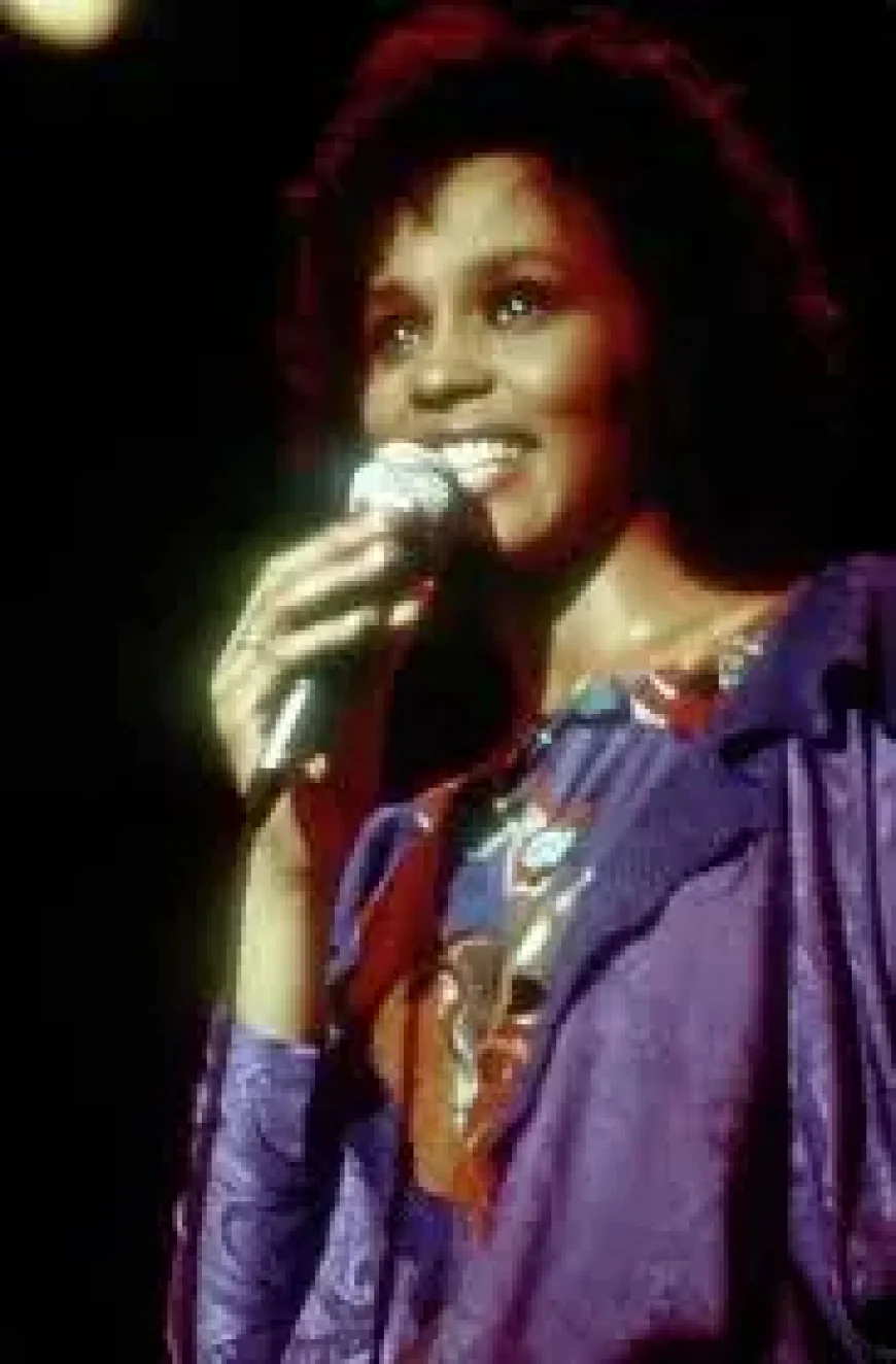 Whitney Houston Net Worth, Relationships, Age/Birthdate & Birthday Facts