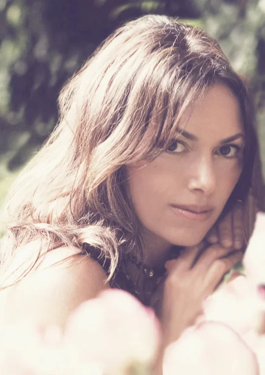 Susanna Hoffs Net Worth, Relationships, Age/Birthdate & Birthday Facts