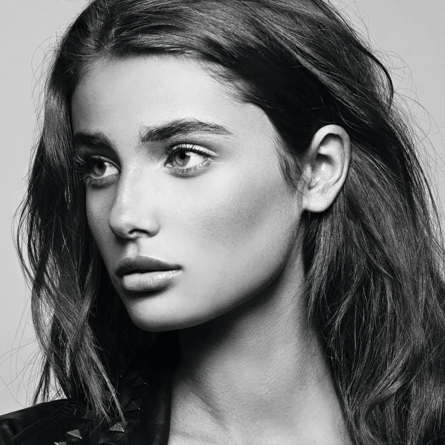 Taylor Hill Net Worth, Relationships, Age/Birthdate & Birthday Facts