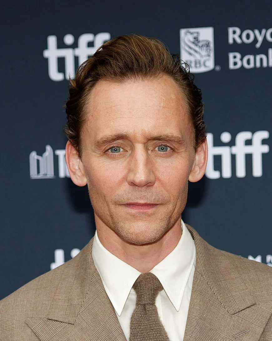 Tom Hiddleston Net Worth, Relationships, Age/Birthdate & Birthday Facts