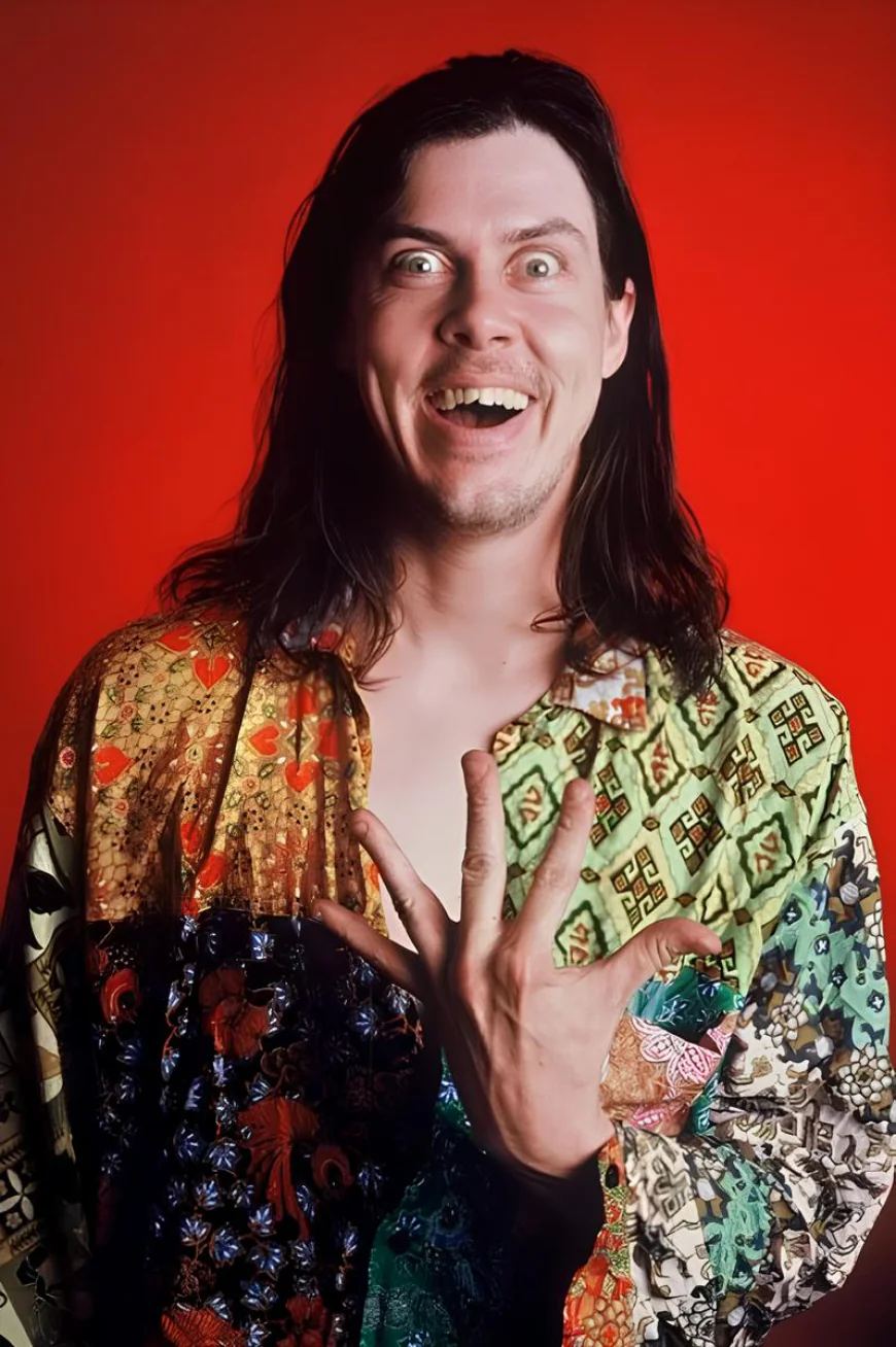 Gibby Haynes Net Worth, Relationships, Age/Birthdate & Birthday Facts