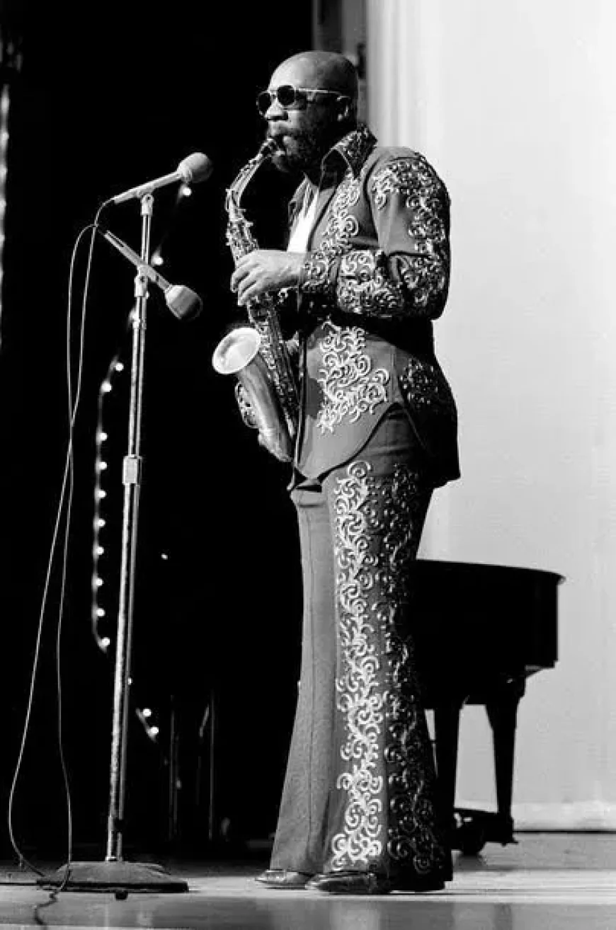 Isaac Hayes Net Worth, Relationships, Age/Birthdate & Birthday Facts