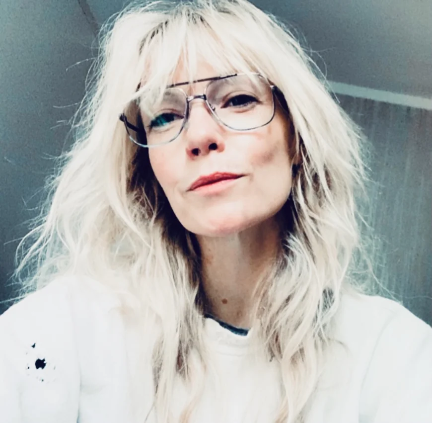 Laura Harris Net Worth, Relationships, Age/Birthdate & Birthday Facts