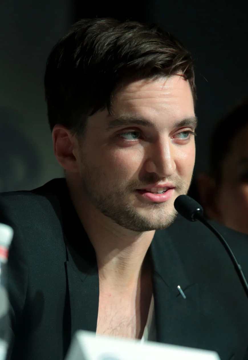 Richard Harmon Net Worth, Relationships, Age/Birthdate & Birthday Facts