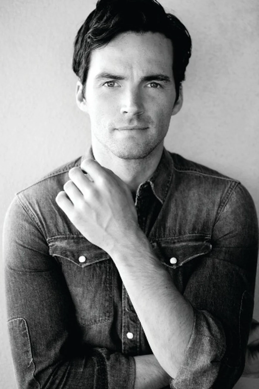 Ian Harding Net Worth, Relationships, Age/Birthdate & Birthday Facts
