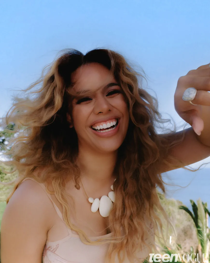 Dinah Jane Net Worth, Relationships, Age/Birthdate & Birthday Facts