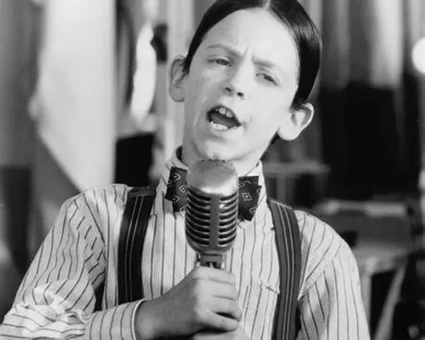 Bug Hall Net Worth, Relationships, Age/Birthdate & Birthday Facts