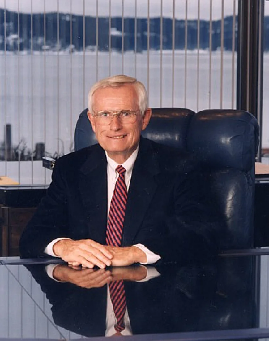 Duane Hagadone Net Worth, Relationships, Age/Birthdate & Birthday Facts