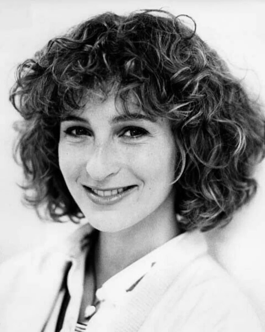 Jennifer Grey Net Worth, Relationships, Age/Birthdate & Birthday Facts