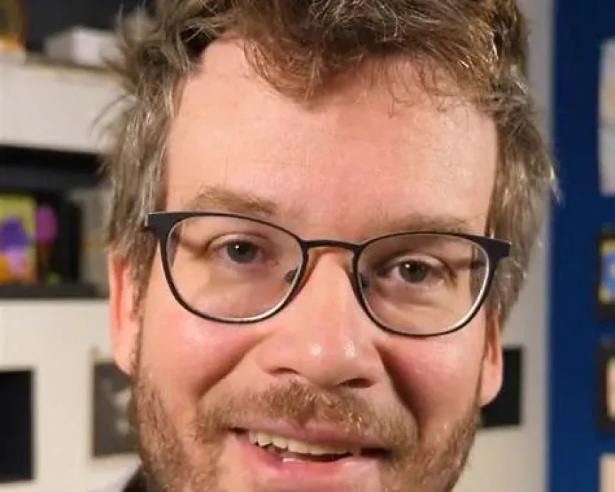 John Green Net Worth, Relationships, Age/Birthdate & Birthday Facts