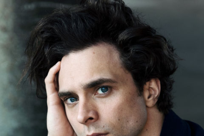 Discover André Kaczmarczyk net worth, income sources, and how his acting career shapes his financial success.