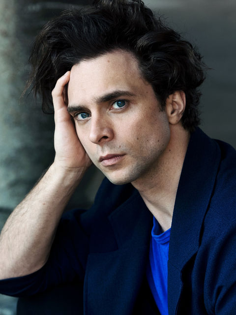 Discover André Kaczmarczyk net worth, income sources, and how his acting career shapes his financial success.