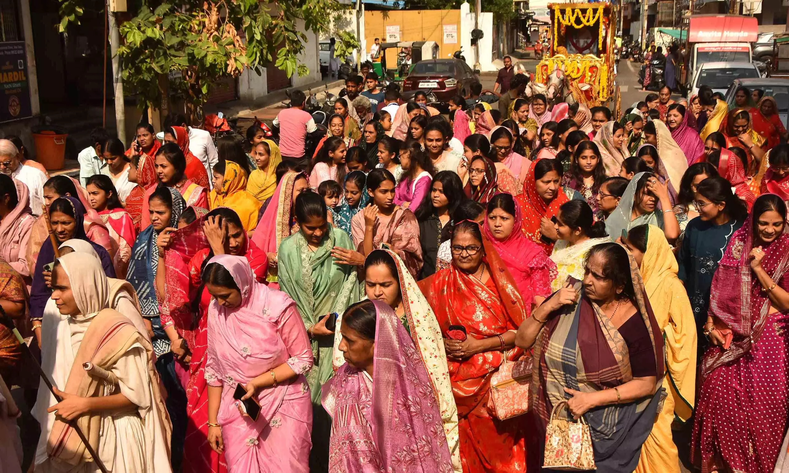 31 March Mahavir Jayanti 2026 is a major Jain festival with bank closures, rituals, and teachings centered on non-violence and truth.