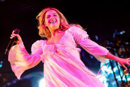 Addison Rae Dominates Lollapalooza Argentina 2026