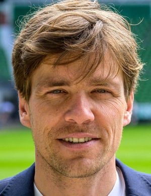 Clemens Fritz Faces Relegation Pressure at Werder Bremen