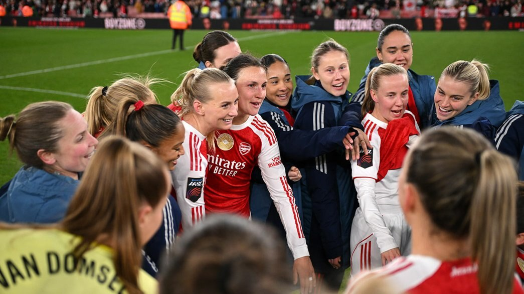 Arsenal vs Tottenham ends 5-2 as Alessia Russo scores a hat-trick, boosting Arsenal’s Champions League hopes in the Women’s Super League.