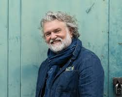 Si King net worth revealed with real estimates, career earnings, and insights into the Hairy Bikers star’s financial journey.