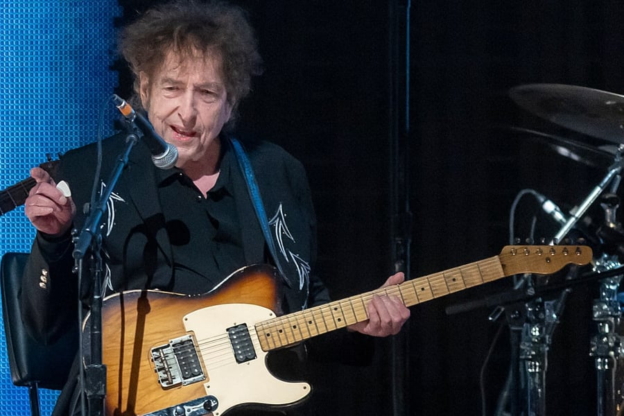Bob Dylan AI project explores historical fiction and AI narration through a mysterious Patreon experiment that is reshaping creative boundaries.