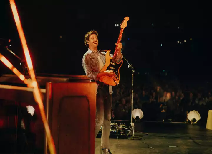 Niall Horan prepares for his 2026 album Dinner Party while opening up about health concerns and launching a global tour.