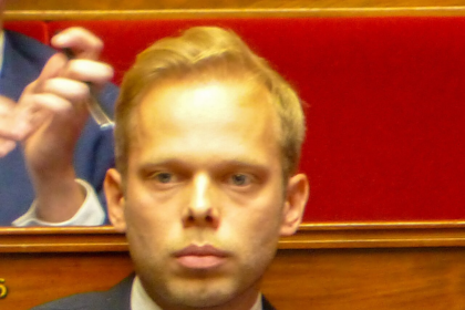 Charles Alloncle biography, career, and controversies explained. Explore his rise in French politics and role in media debates.