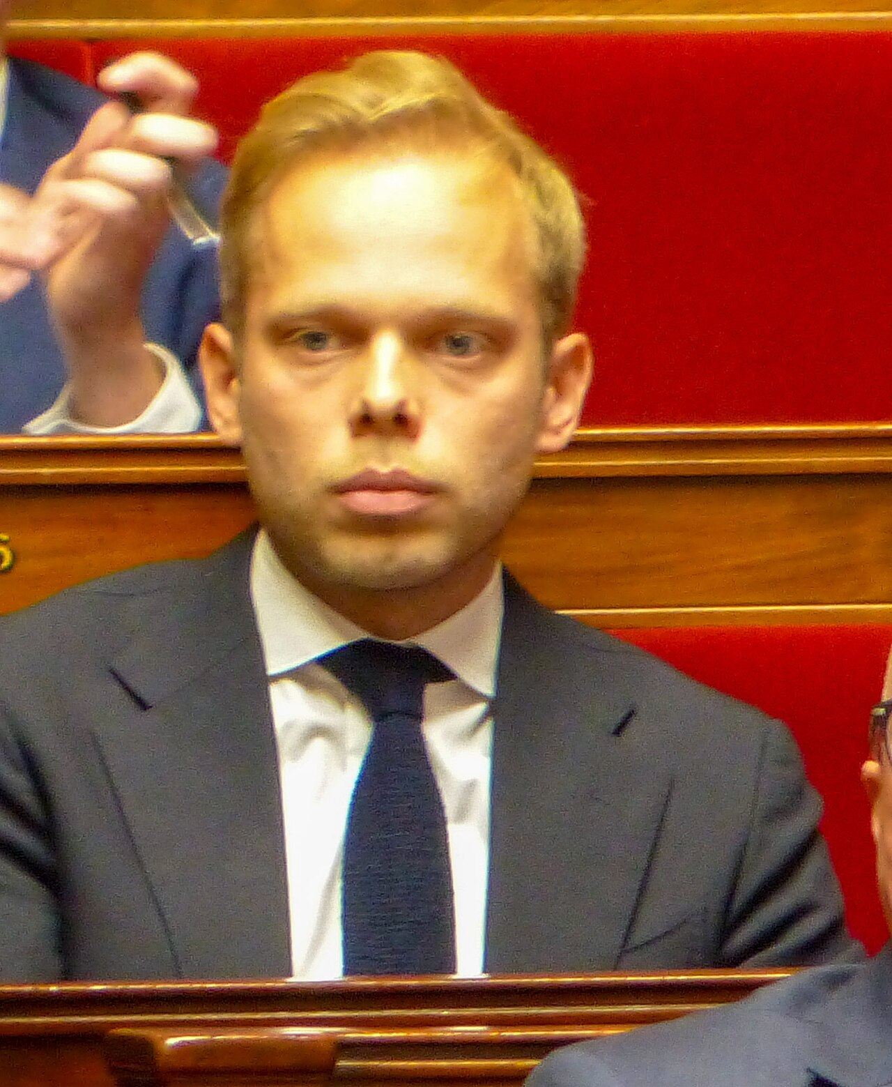 Charles Alloncle biography, career, and controversies explained. Explore his rise in French politics and role in media debates.