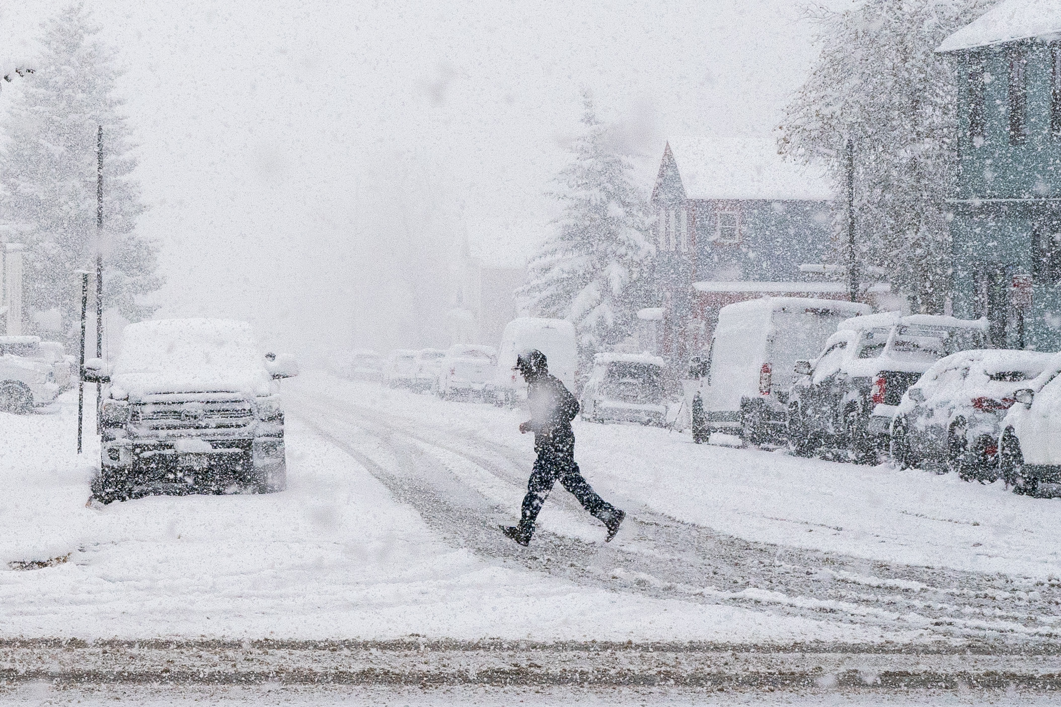 Heavy snow warning issued as up to 24 inches of snow and strong winds threaten travel and safety across U.S. states