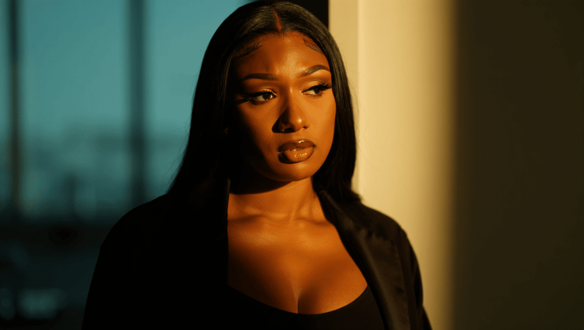 Megan Thee Stallion confirms split from Klay Thompson amid cheating claims. Here’s the full story behind their high-profile breakup.