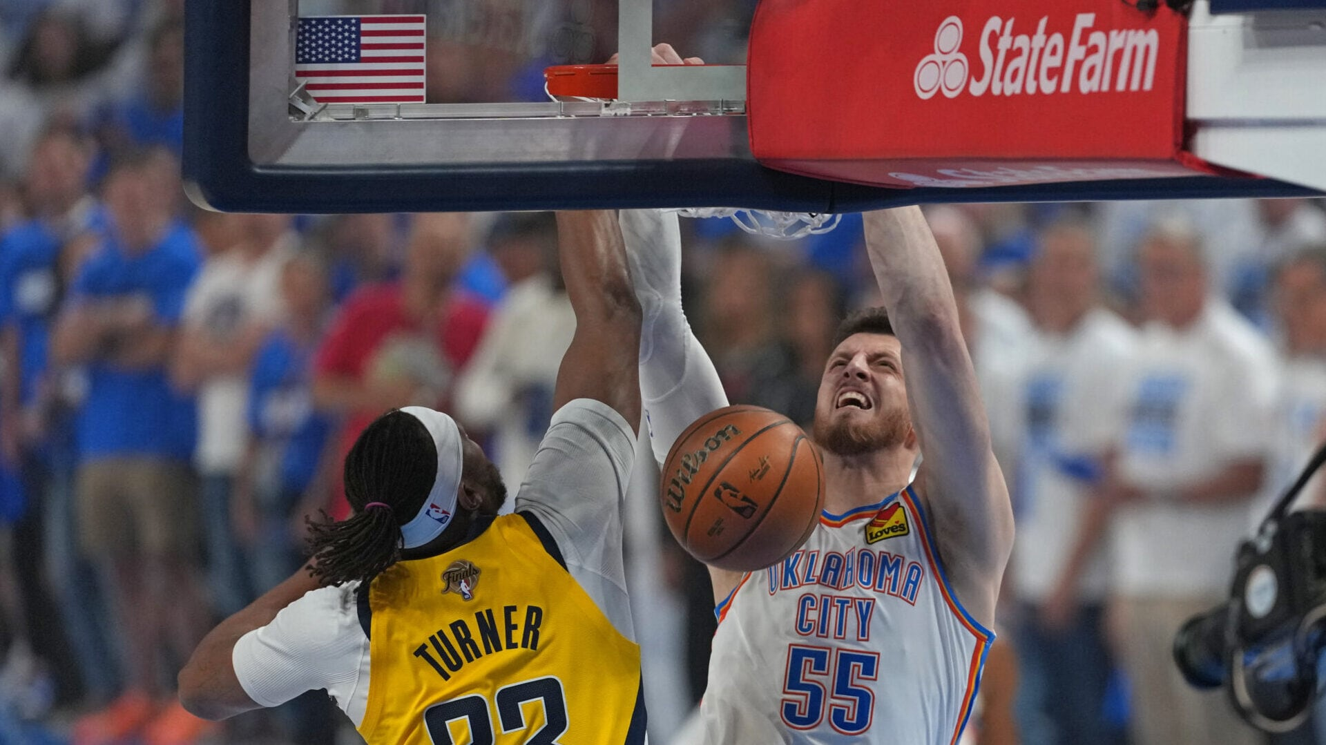 Discover Isaiah Hartenstein’s age, height, parents, ethnicity, wife, and net worth, plus his rising NBA career and latest news.