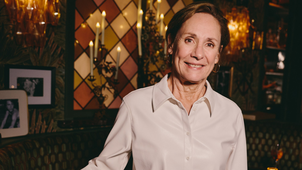 Explore Laurie Metcalf’s career, Broadway success, awards, and the controversy shaping her recent work in theatre and film.