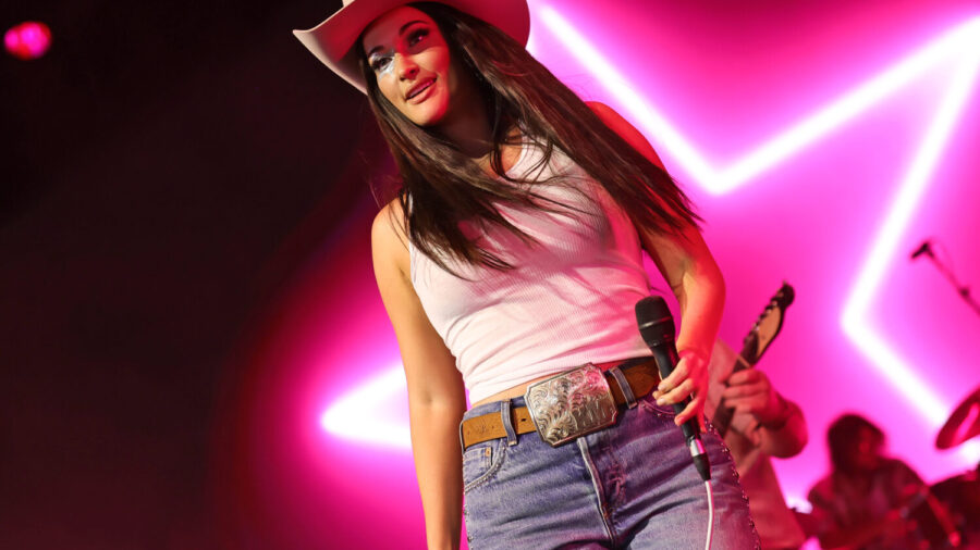 Discover Kacey Musgraves’ 2026 tour dates, ticket details, and album insights for the “Middle of Nowhere Tour” across North America.